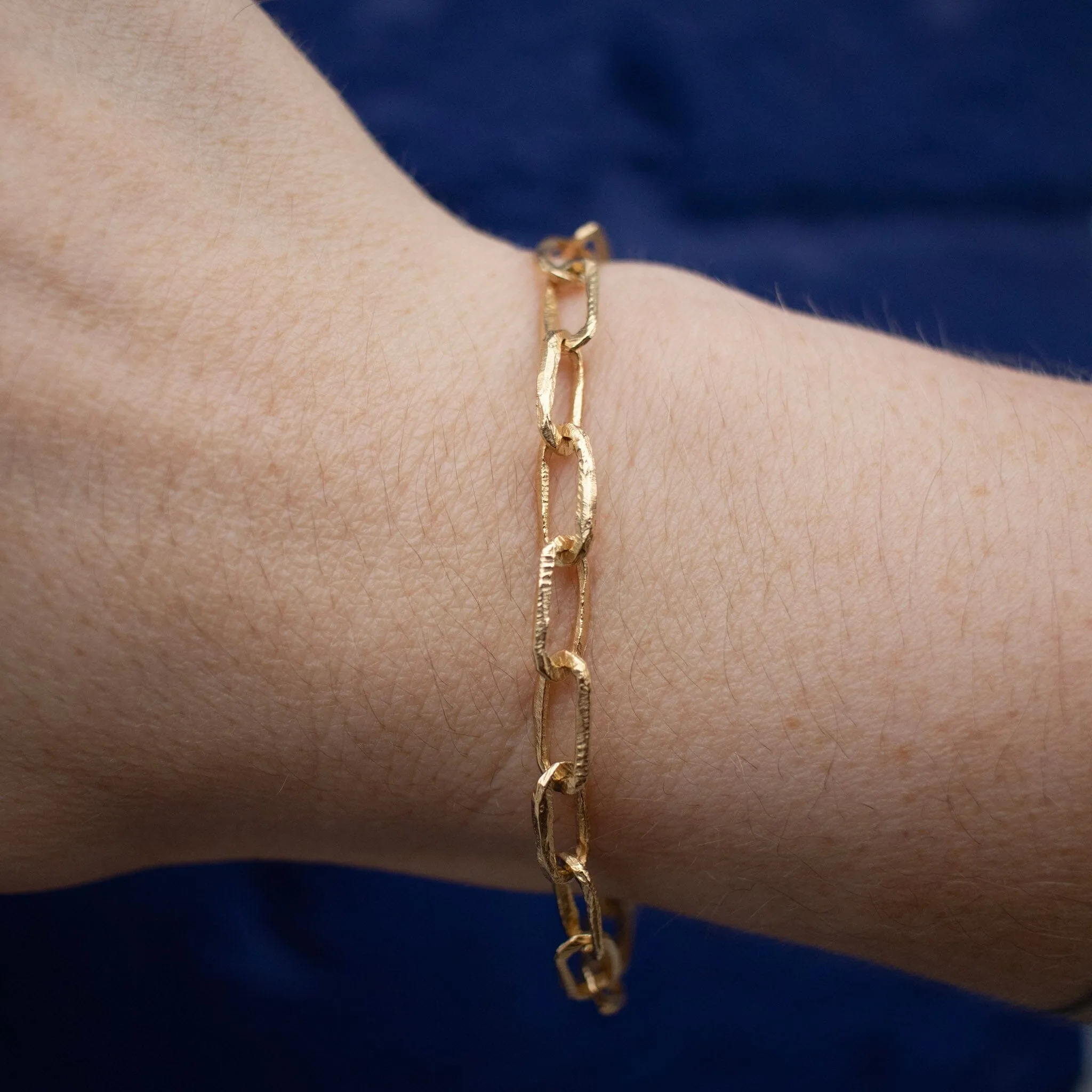 18K Carved Small Paperclip Link Bracelet